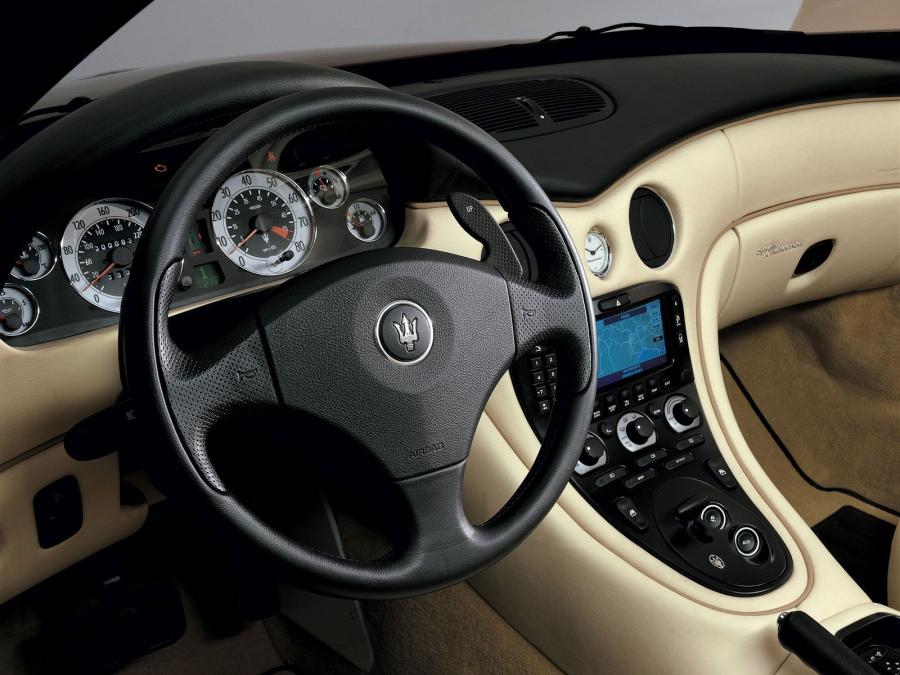  Maserati Spyder 2003 года  (фото 2 из 10)